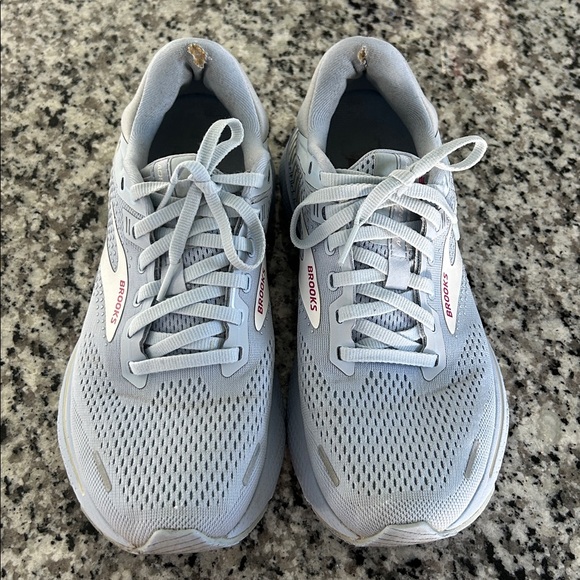 Brooks Adrenaline GTS 22 Women's Running Shoes — Pale Blue with Gray Accents - Picture 2 of 8